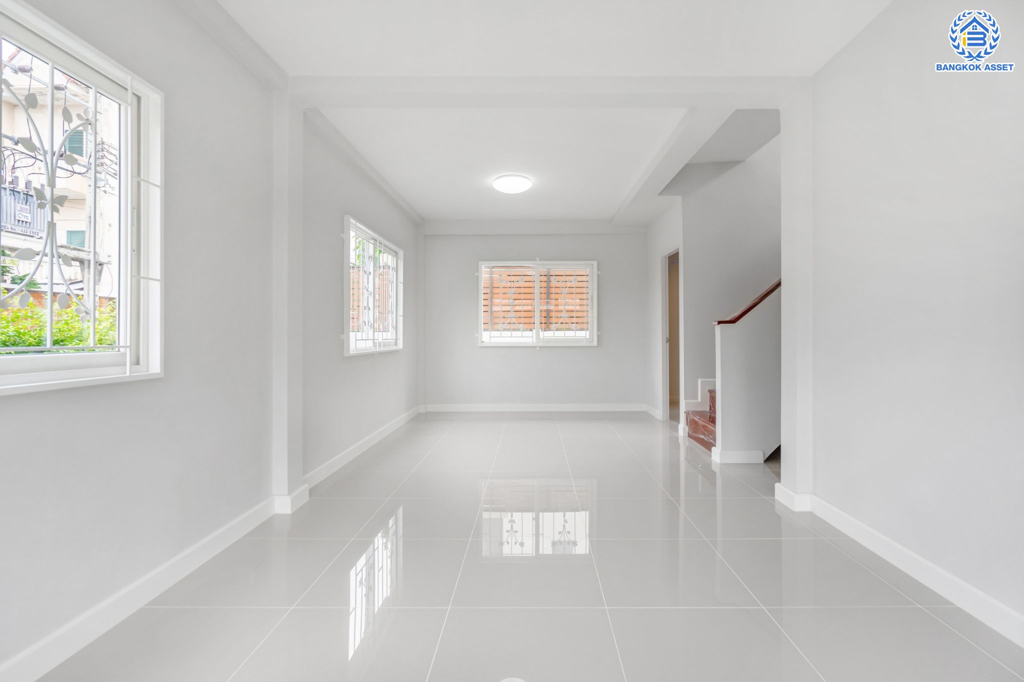 บ้านแฝดมือสองนนทบุรี ตรงข้ามสนามบินดอนเมือง ม.ศุภาลัยวิลล์ หลักสี่-ดอนเมือง หลังมุม เนื้อที่ 35.3 ตร.ว. ฟังก์ชัน 3 ห้องนอน 2 ห้องน้ำ 2 ที่จอดรถ บ้านสวยพร้อมเข้าอยู่ บนทำเลดีที่สุด! เชื่อมต่อหลายเส้นทาง ได้แก่ ถนนกำแพงเพชร6, ถนนวิภาวดีรังสิต, ถนนแจ้งวัฒนะ, ถนนสรงประภา ใกล้ทางด่วน อุตราภิมุข และรถไฟฟ้าสายสีแดง "สถานีสนามบินดอนเมือง"